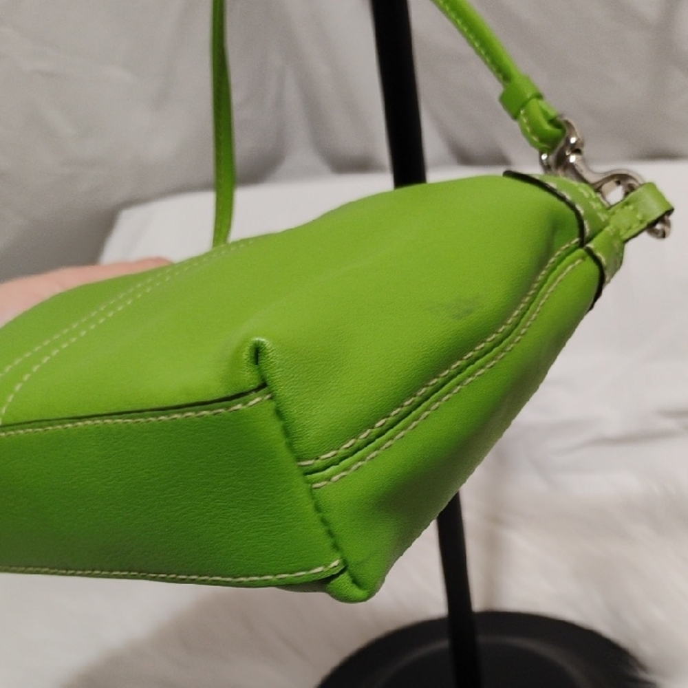 SALE! Auth Coach Mini 🍏 Green Shoulder Bag  W Scarf & Hangtag & Extender - Picture 7 of 13